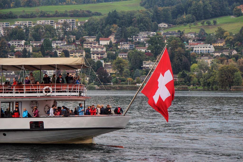3em3-suica-steamboat02