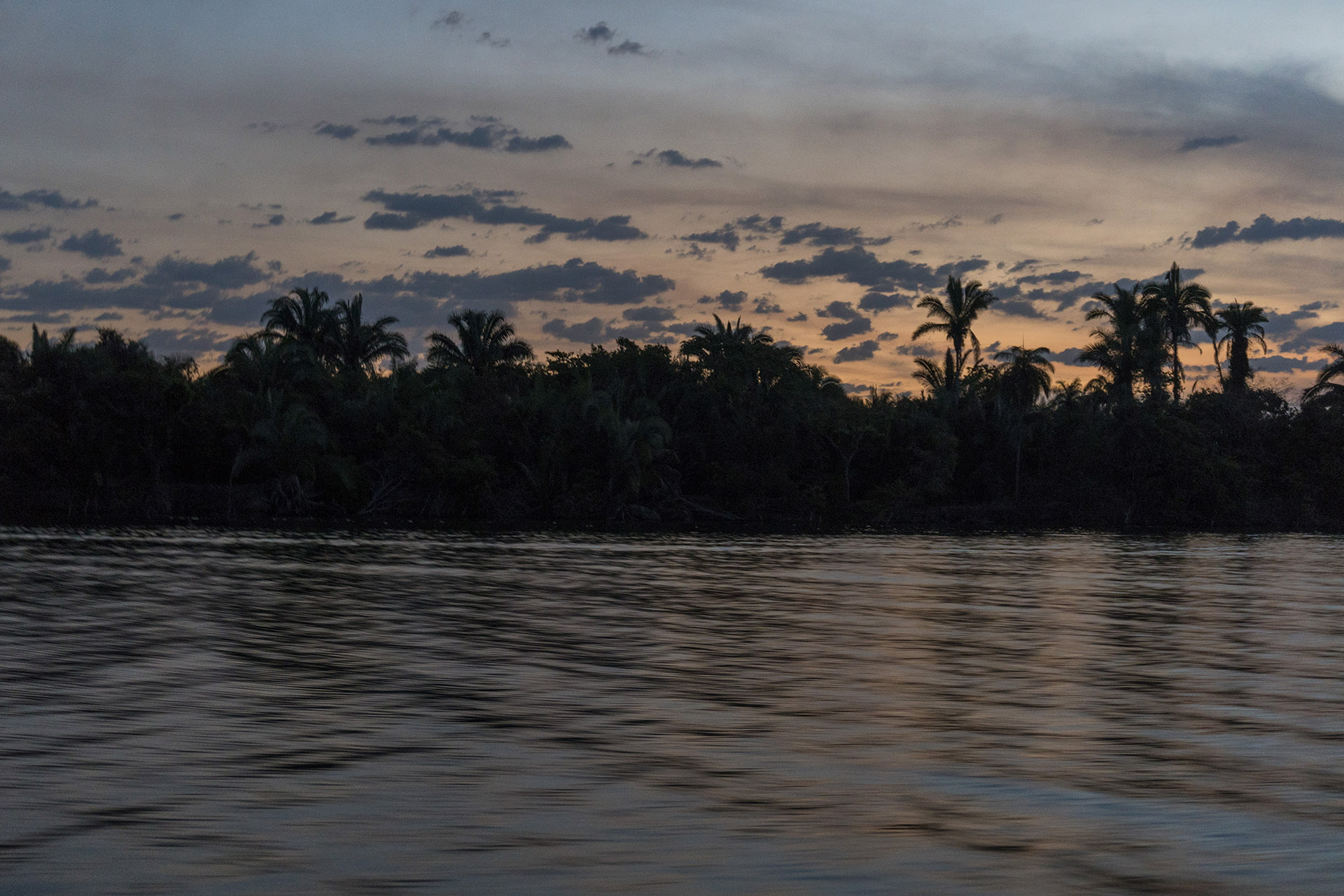 Pôr do Sol no Rio Tocantins - Chapada das Mesas