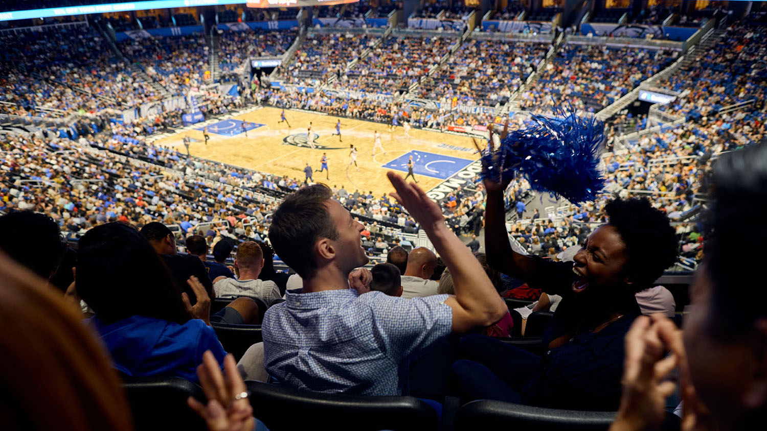 Amway Center - jogo de basquete em Orlando em família