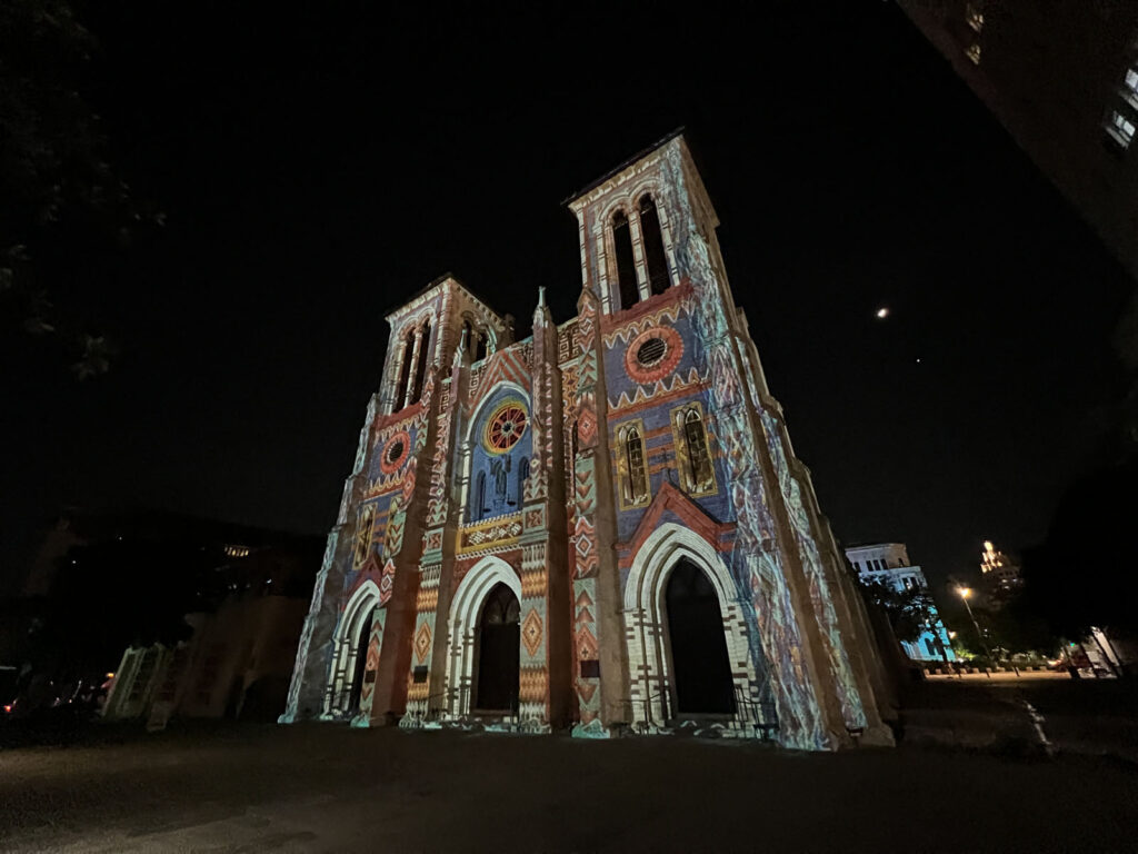 show de luzes - light show - catedral - San Antonio, Texas, 3em3