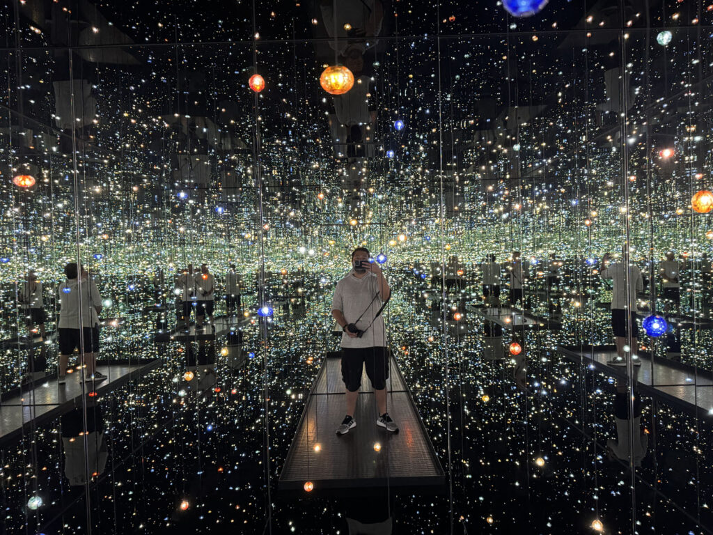 the broad museum downtown los angeles yayoi kusama infinity mirrors