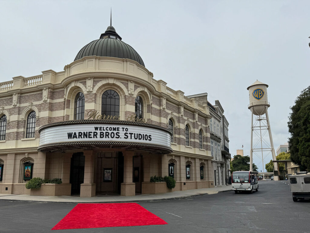 los angeles - hollywood - warner bros studio tour - animaniacs caixa dagua