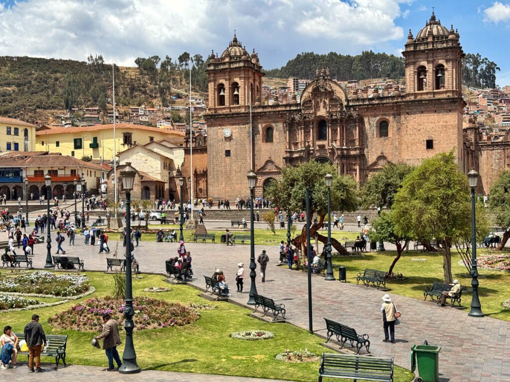 plaza de armas cusco peru 3em3