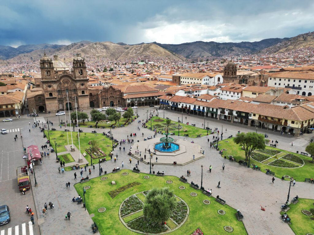 plaza de armas cusco peru 3em3