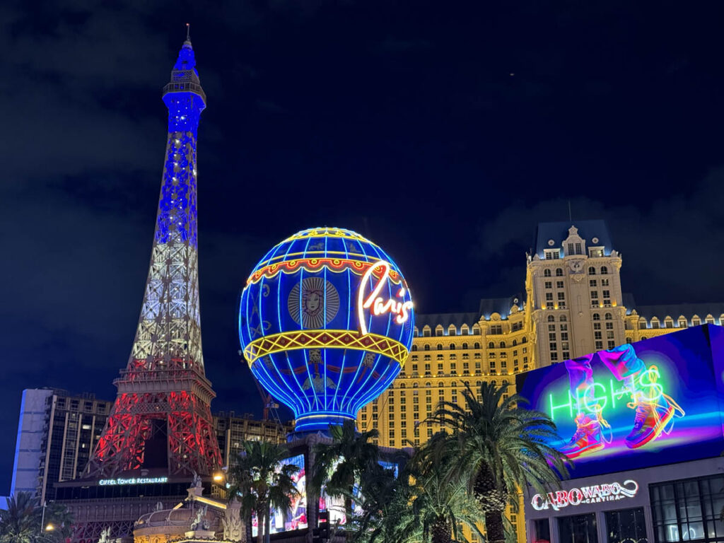 las vegas paris torre eiffel tour strip