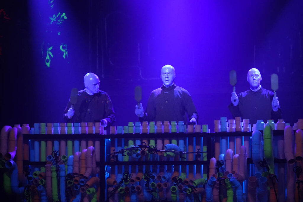 blue man group las vegas luxor show