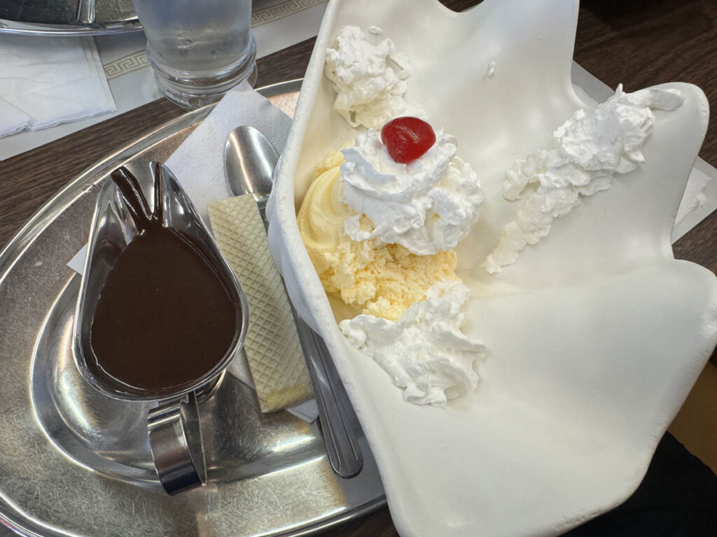 Chicago Movies Filmes Series chicago yes chef the bear margies candies ice cream sorvete sundae sydney