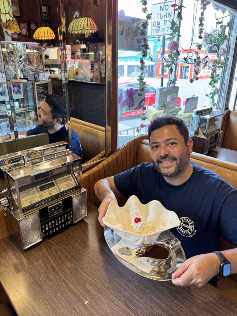 Chicago Movies Filmes Series chicago yes chef the bear margies candies ice cream sorvete sundae sydney