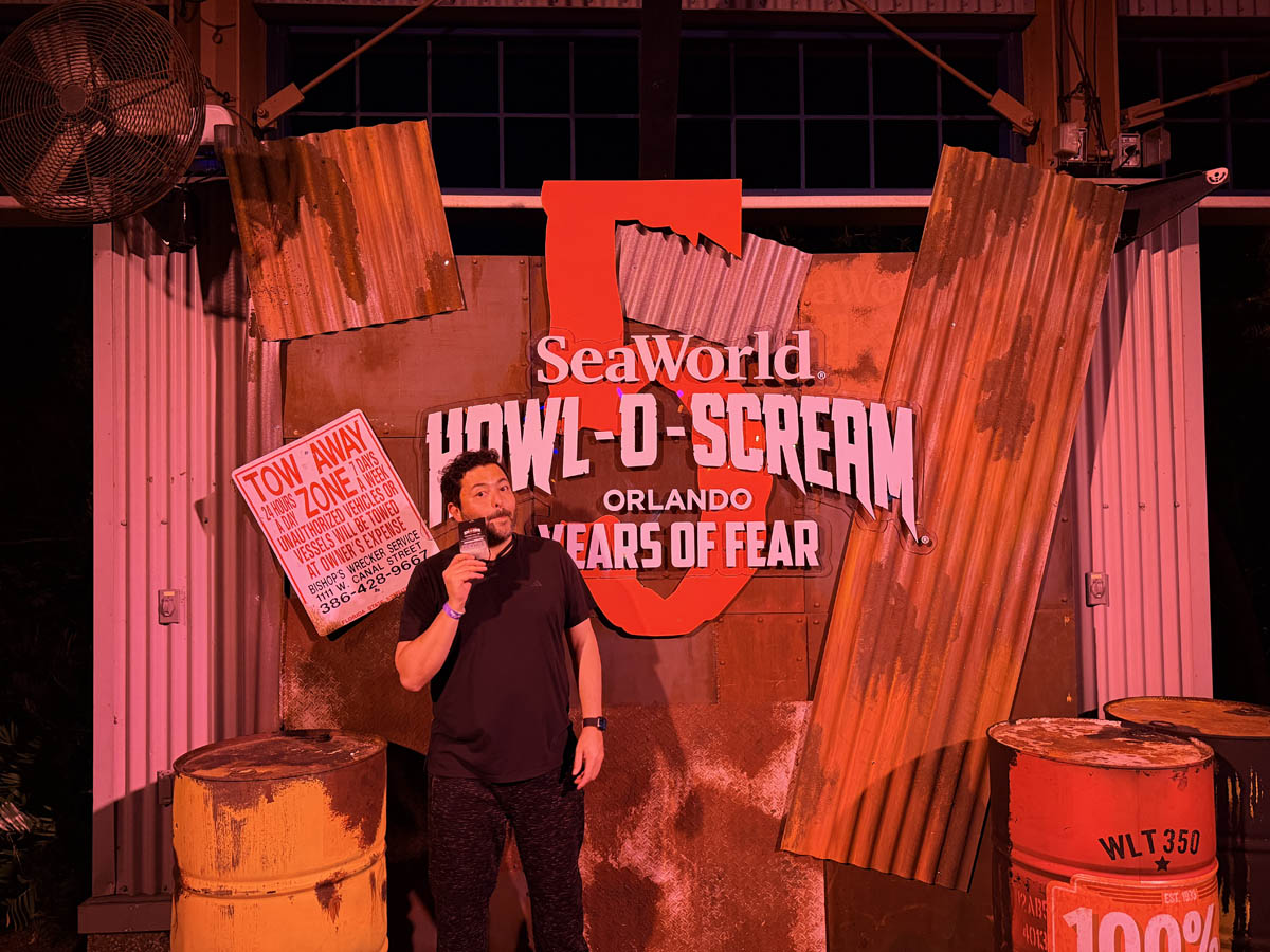 sea world seaworld orlando florida 3em3 howl o scream halloween