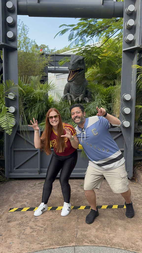 hogsmeade Hogwarts Harry Potter islands of adventure universal jurassic park velociraptor