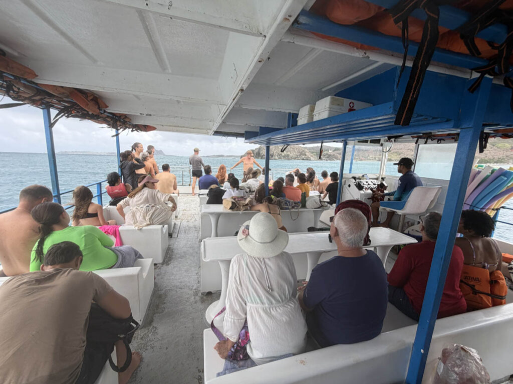 fernando de noronha pernambuco PE 3em3 atalaia passeio de barco catamara