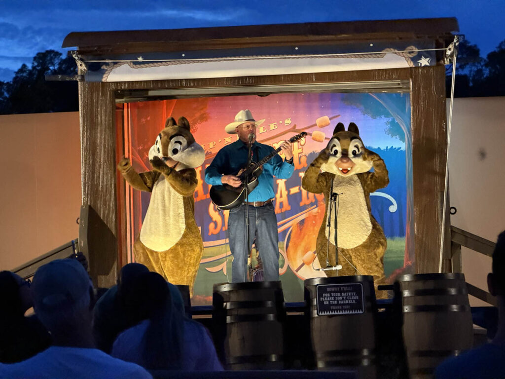 motorhome trips florida 3em3 cruise America fort wilderness Disney tico teco chip dale singalong campfire fogueira