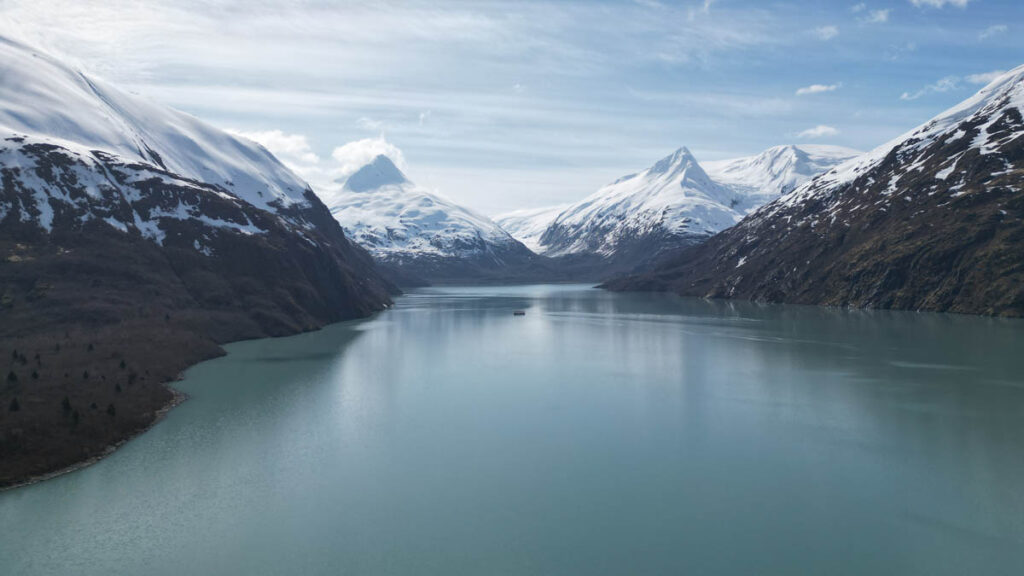 alaska alasca anchorage lake portage lago catamara 907 tours