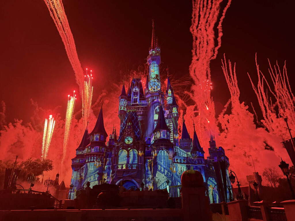 halloween orlando disney magic kingdom not so spooky spectacular castelo mickey
