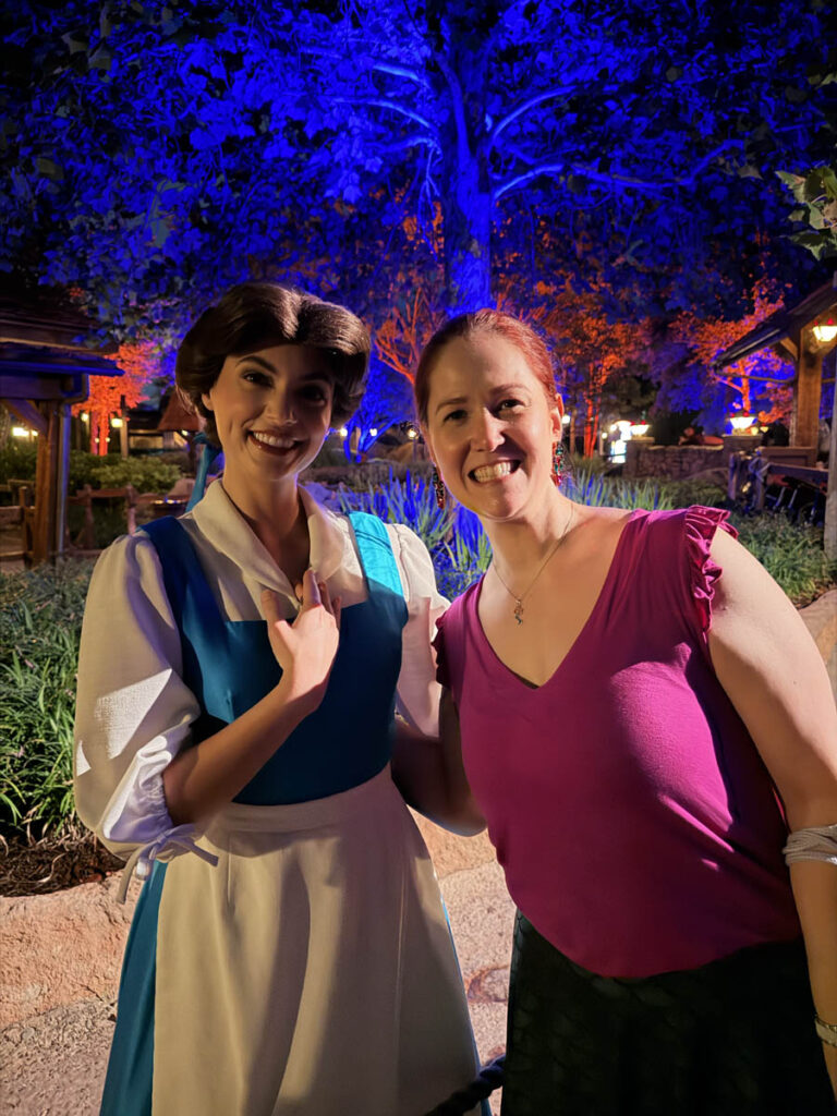 halloween orlando disney magic kingdom not so spooky castelo mickey belle